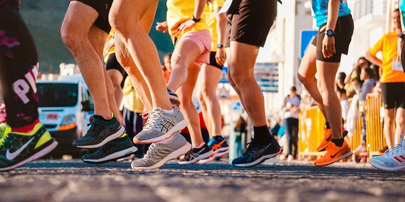 Leichtfüßig ins Ziel: Kaufratgeber für besonders leichte Laufschuhe